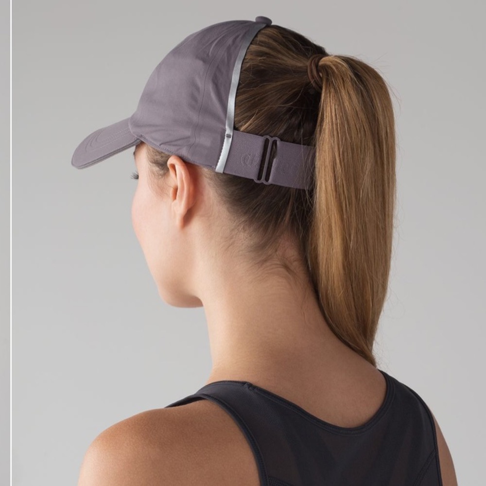 Lululemon ponytail Baller hat run- New